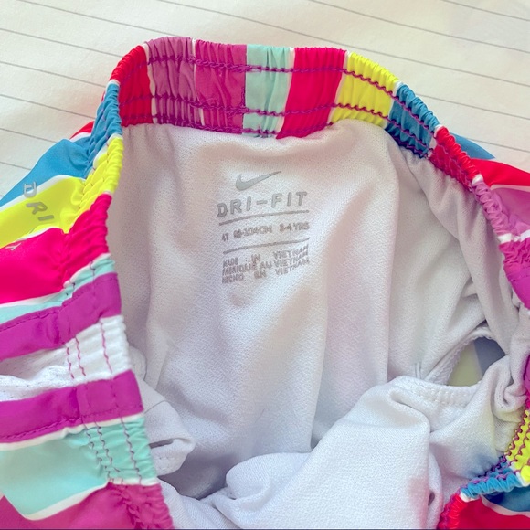 🩱 EEUC NIKE GIRLS SWIM SHORTS 4T DRI-FIT - Picture 3 of 3
